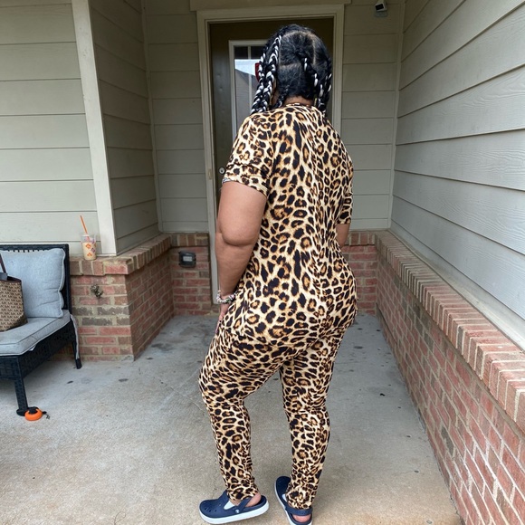 2 piece leopard 🐆 pants set plus size only - Picture 4 of 4